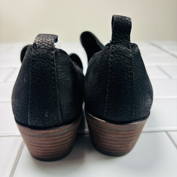 Women’s Lucky Brand Black Leather Slip On Mahzan Flat size 7M - Picture 5 of 9